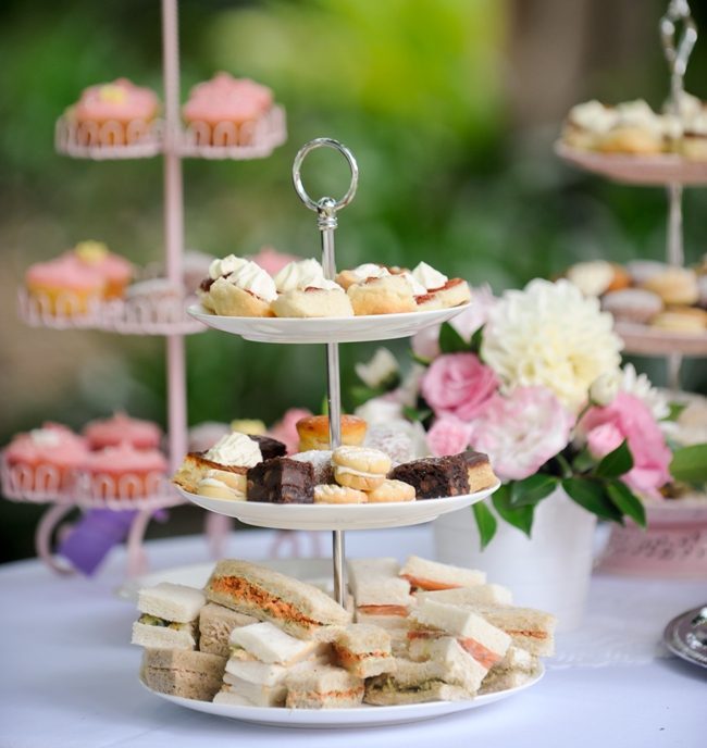 What Size Cake Stand Do I Need?-sonthuy.vn